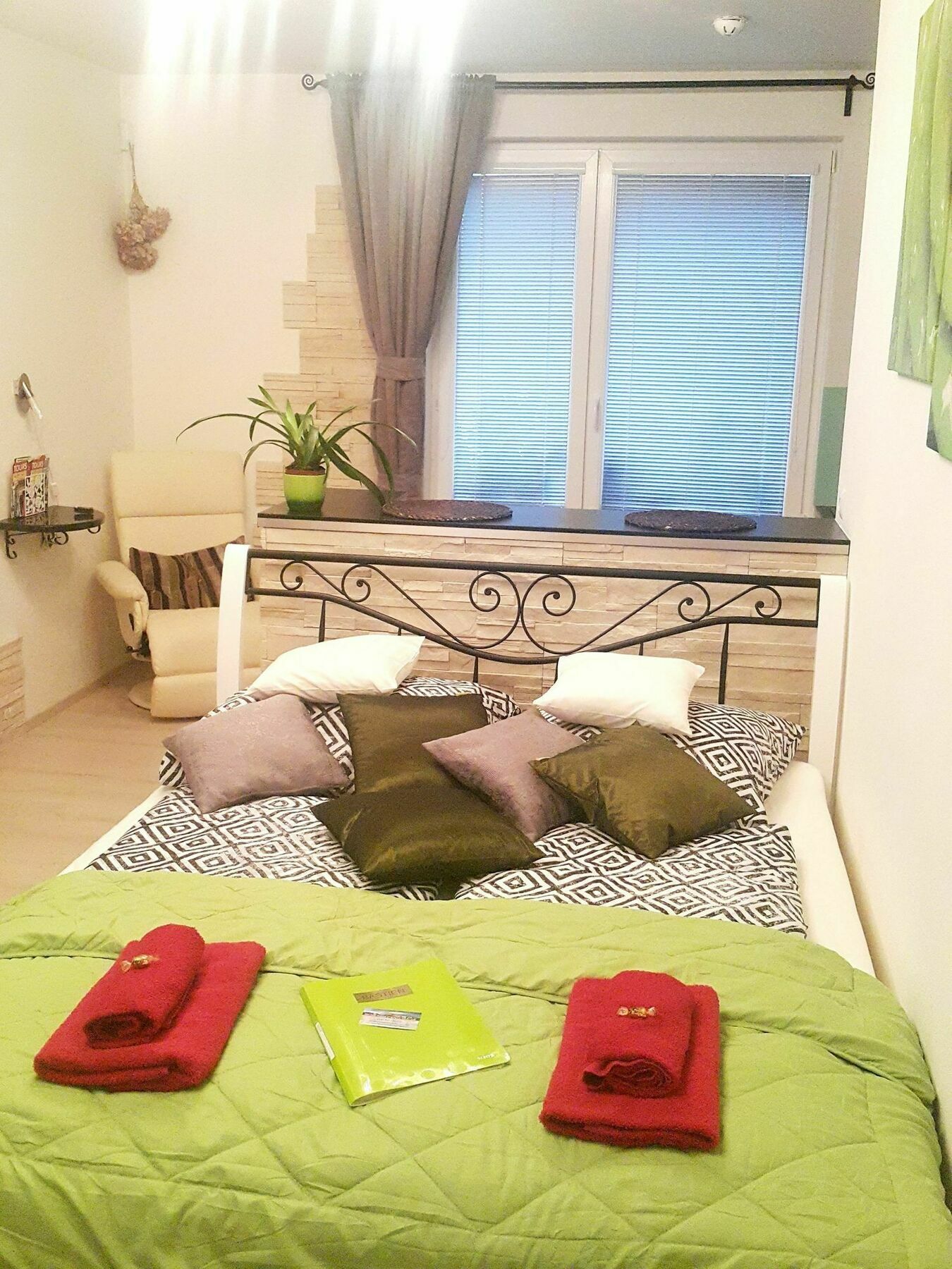 Bastien Studio Near Airport Prague Extérieur photo