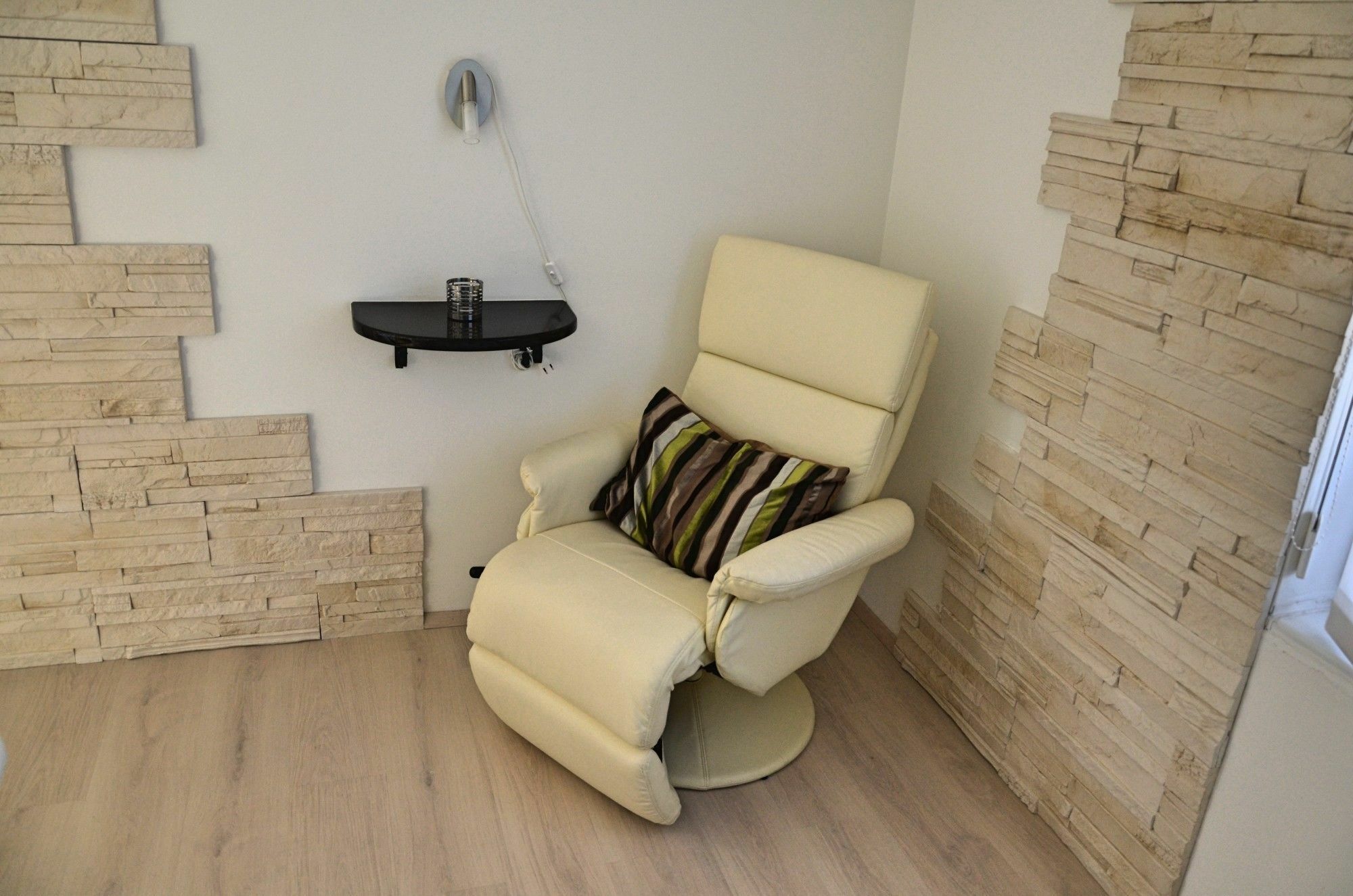Bastien Studio Near Airport Prague Extérieur photo