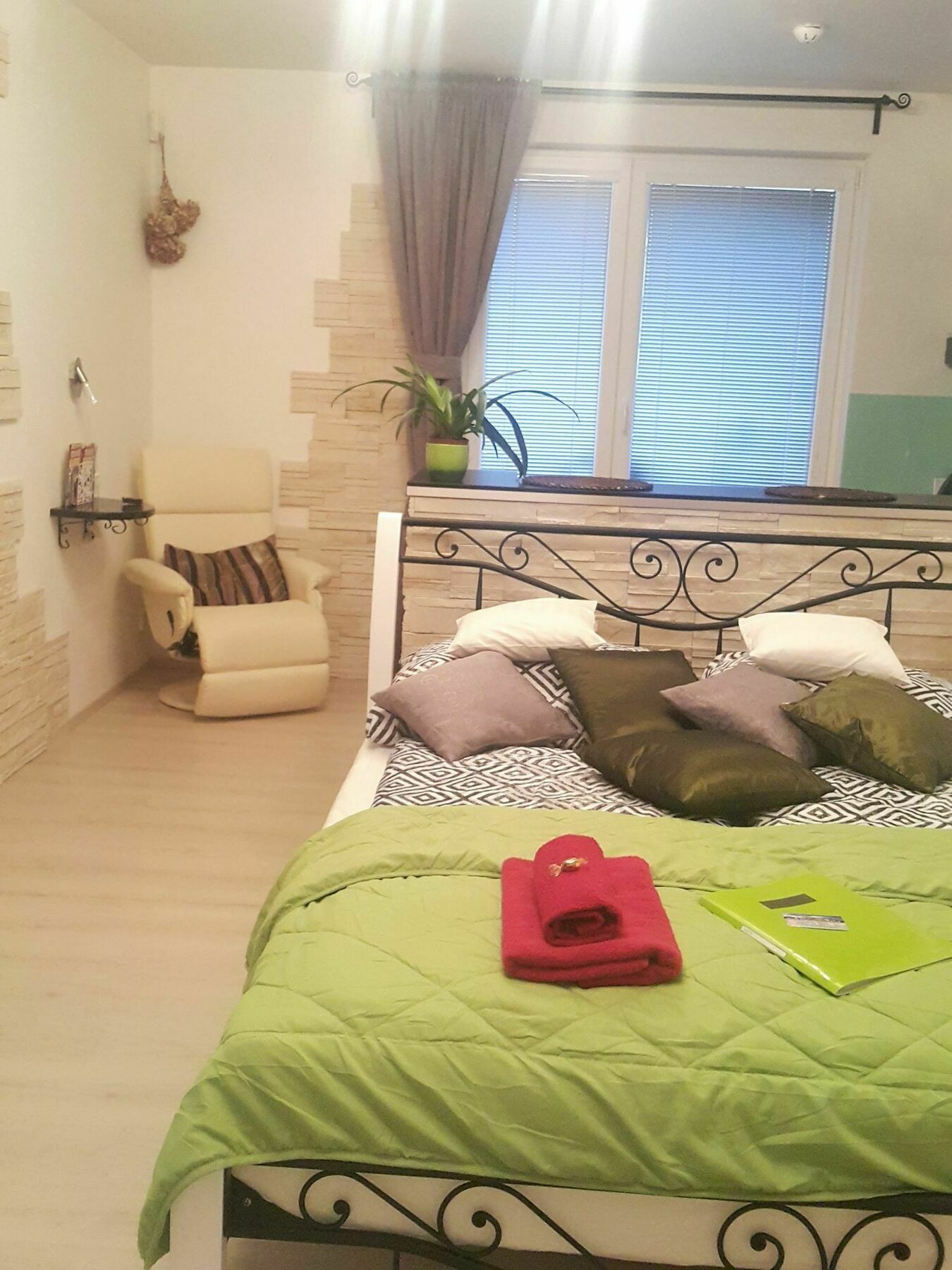 Bastien Studio Near Airport Prague Extérieur photo
