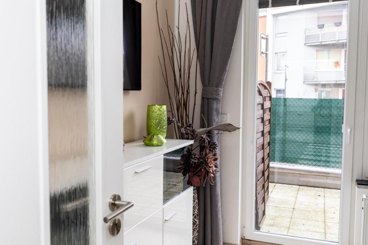 Bastien Studio Near Airport Prague Extérieur photo